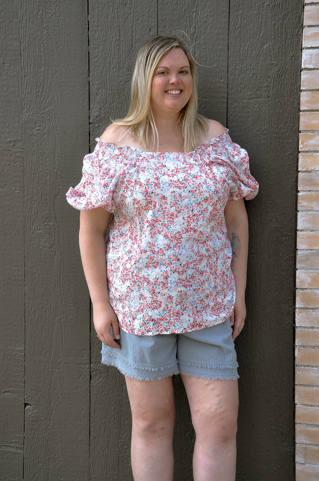 Off The Line Floral Curvy Top