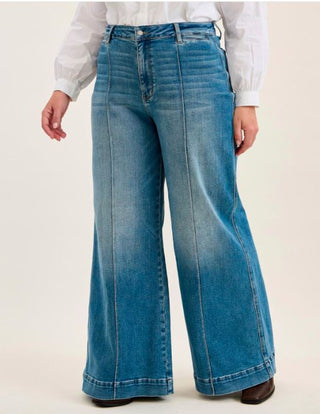 Curvy Denim