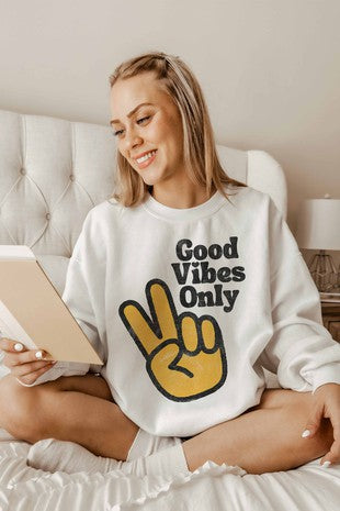 "Good Vibes Only" oversized sweatshirt
