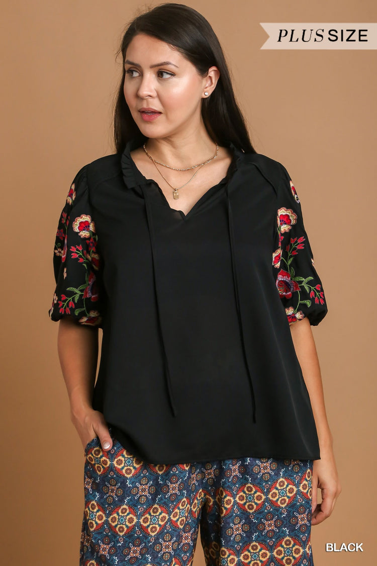 Curvy Embroidery Puff Sleeve Top