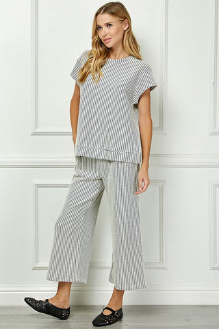 Teegan Textured&nbsp; SS &amp; Cropped Pant Set | JQ Clothing Co.