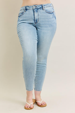 Curvy JB MR Vintage Wash Skinny