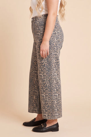Curvy Wild Stride Wide Jeans