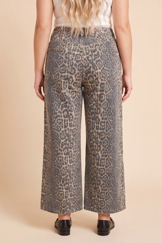 Curvy Wild Stride Wide Jeans