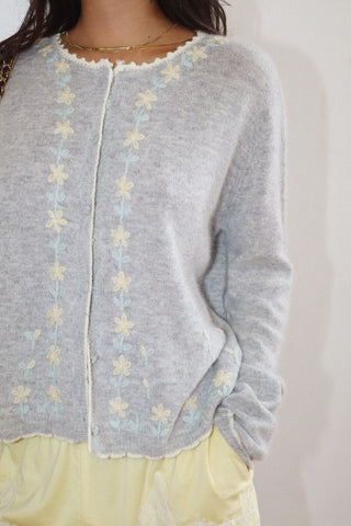 Daisy Embr Knit Cardigan in Heather Grey
