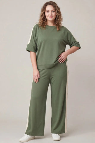 Curvy Half Sleeve Scuba Knit Top w/Contrast Tape