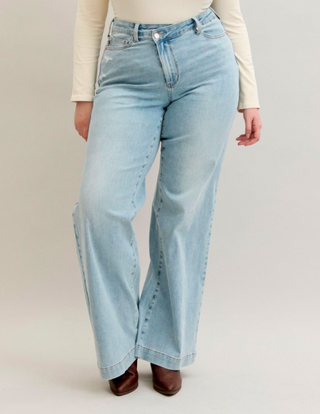 Curvy JB Retro Wide Cris-Cross