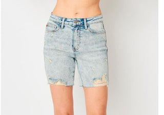 JB HW Min Wash Destroyed Boyfriend Shorts