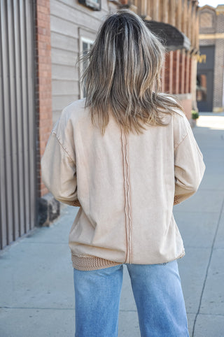 Contrast Detail Relaxed 3/4 Sleeve Top