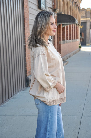 Contrast Detail Relaxed 3/4 Sleeve Top