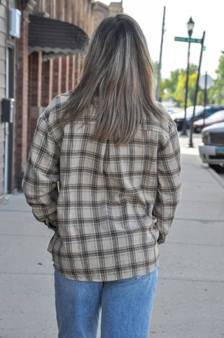  This long sleeve button-down plaid shirt is crafted in 100% cotton for all-day comfort with a laid-back, effortlessly cool vibe. 