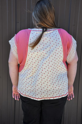 Curvy Floral Rib Knit W/Crochet Trim Sleeves