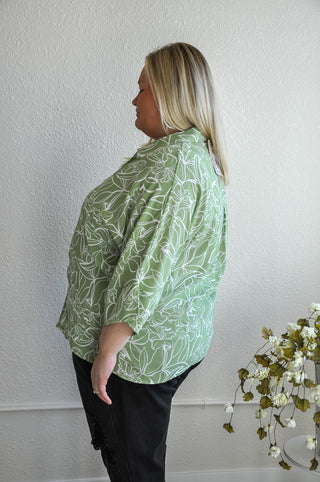 Curvy Printed Blouse w/Sleeve Slit Detail