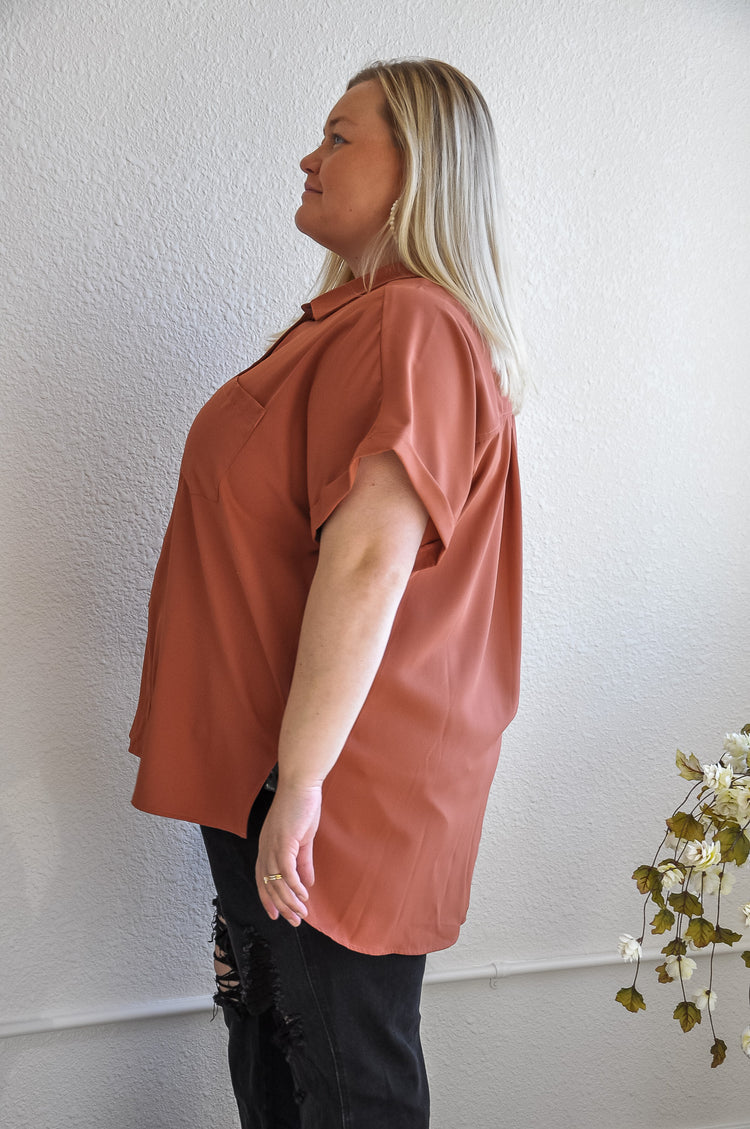 Curvy Solid Pleat Back Top