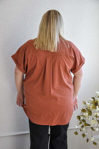 Curvy Solid Pleat Back Top