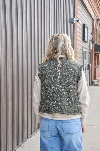 Ditsy Floral Ruffle Detail Quilted Vest Green