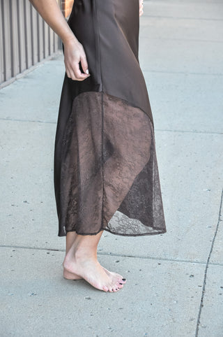 Evening Muse Lace Midi Dress