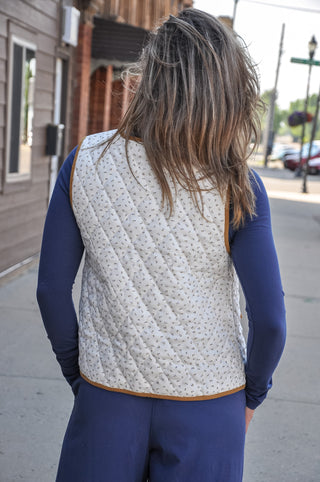 Front Contrast Binding Quilted Vest