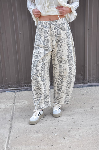 Relaxed Pull-on Barrel Denim Pants
