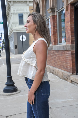 Lace Yoke Tie-front Sleeveless Top