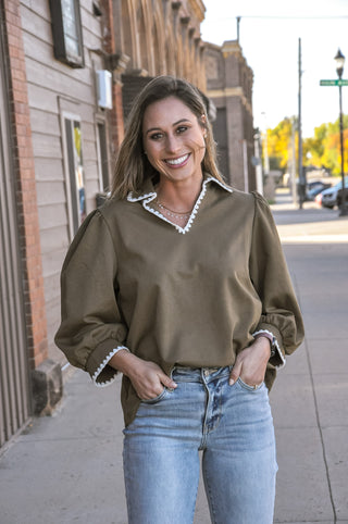 Olive Scallop Trim Contrast Collar Puff Sleeve V-Neck Blouse
