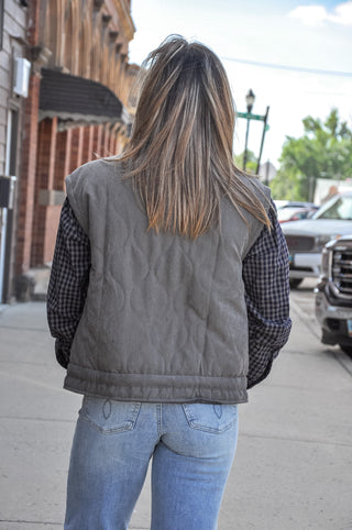 Quilted Mock Neck Zip-Up Puffer Vest w/ Pockets