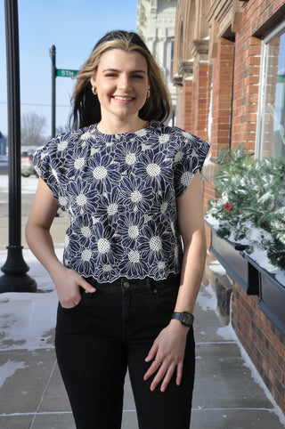 SS Scallop Hem Embroidery Top