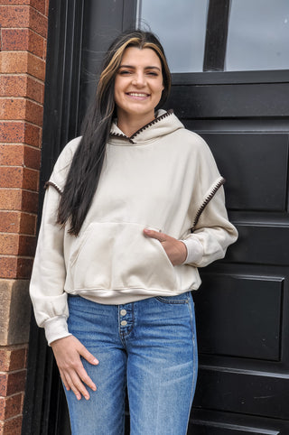 Scallop Trim Hoodie w/Kangaroo Pocket