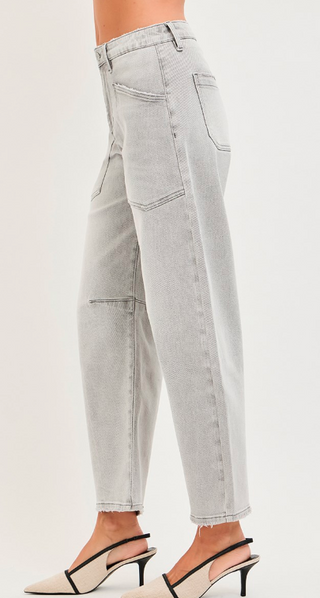Curvy Mid Rise Barrel Leg Jeans w/Patch Pocket