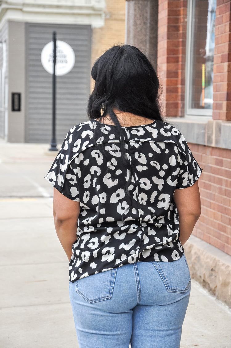 Simple Black and White Leopard Top