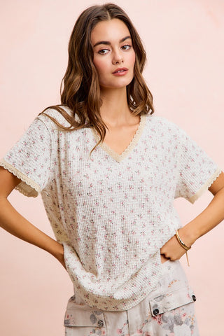 Floral Textured Knit SS V Neck Top
