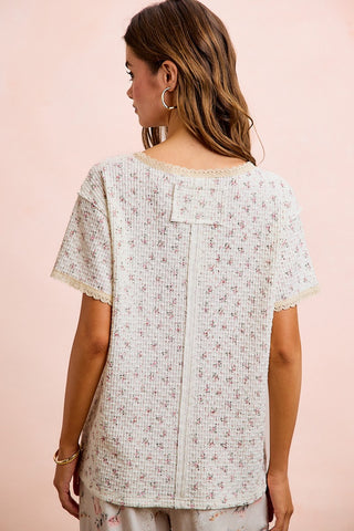Floral Textured Knit SS V Neck Top