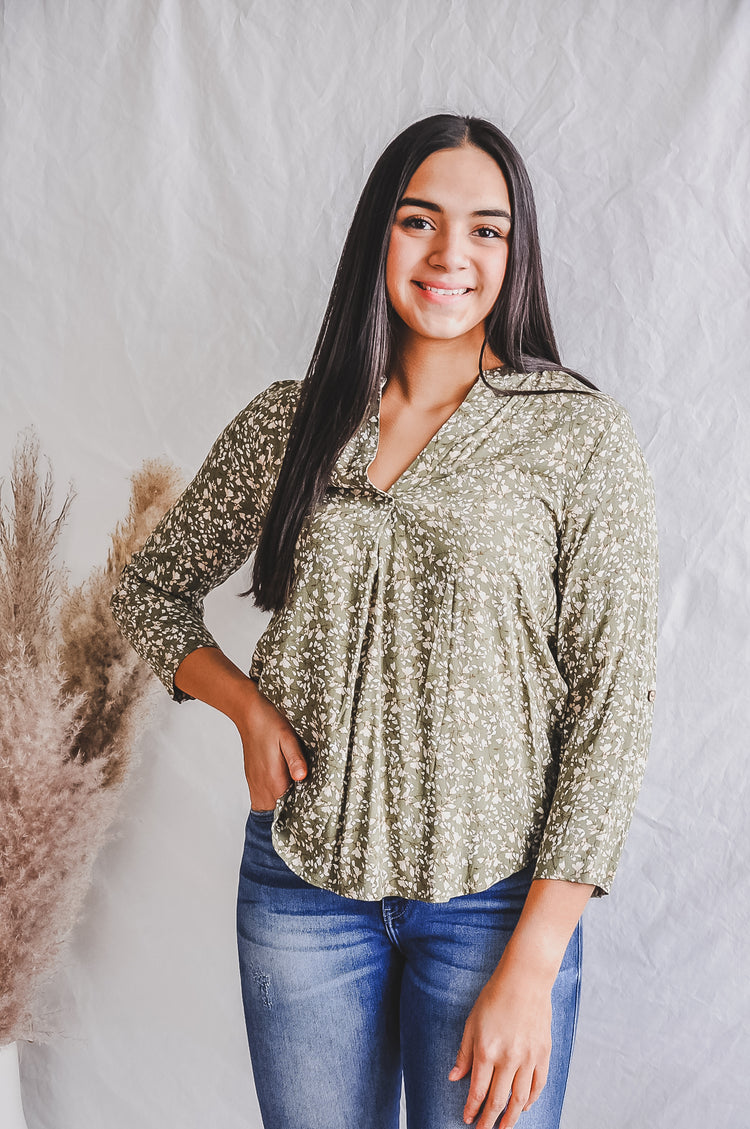 Pretty Floral 3/4 Sleeve Blouse | JQ Clothing Co.